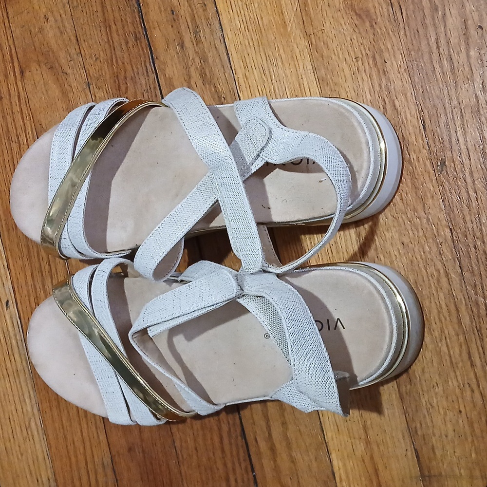 Sandals - Picture 3 of 4